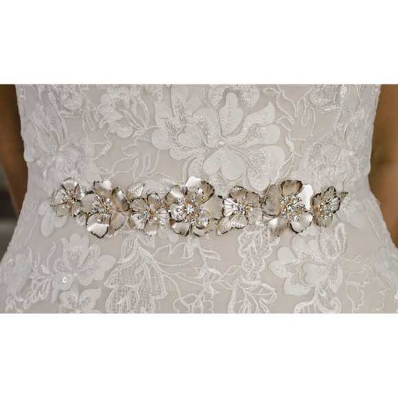 En‎ Vogue Silver Flower and Rhinestone Wedding Dress Belt or Hair Accessory $84 main image 4